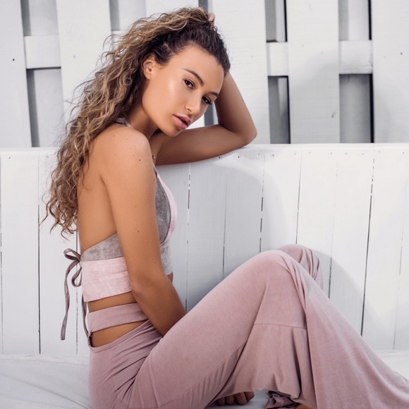 Color Block Halter Crop Top - Picture 3 of 7